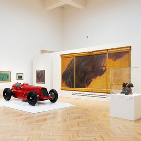 Varios artistas, La época del Futurismo, vista de exhibición. Cortesía de la Galleria Nazionale d’Arte Moderna e Contemporanea