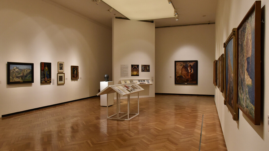Varios artistas, Itinerarios artísticos entre la Argentina y España (1880-1930), vista de exhibición. Cortesía del Museo Nacional de Bellas Artes
