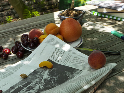 Marie José Burki
«Un chien sur la route, au passage du promeneur», 2017. Filme a cores, som, 33’ 43’’. 3 vídeos para 3 projeções sincronizadas. Produzido com o apoio do Centre National des Arts Plastiques, Paris, Fédération Wallonie-Bruxelles, Centre Régional de la Photographie, Douchy les Mines e Kunsthaus Pasquart, Bienne.