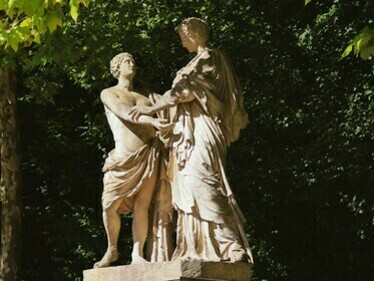 Nove anos após o dramático assassinato de Sissi (10/9/1898), o palácio passou para o Kaiser da Alemanha. Guilherme II, que o enriqueceu com o gigantesco Aquiles Vitorioso, de 15m, com a inscrição “Para o maior entre os gregos do maior entre os alemães.” apagada após a II Guerra Mundial 