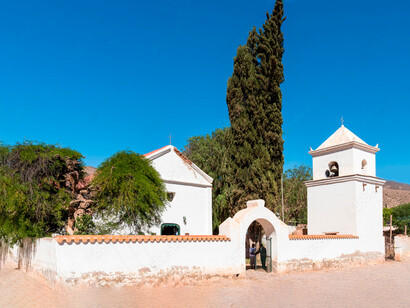 Construida en el siglo XVII, este templo es un testimonio del sincretismo entre el catolicismo impuesto y las expresiones culturales andinas. Jujuy, Argentina