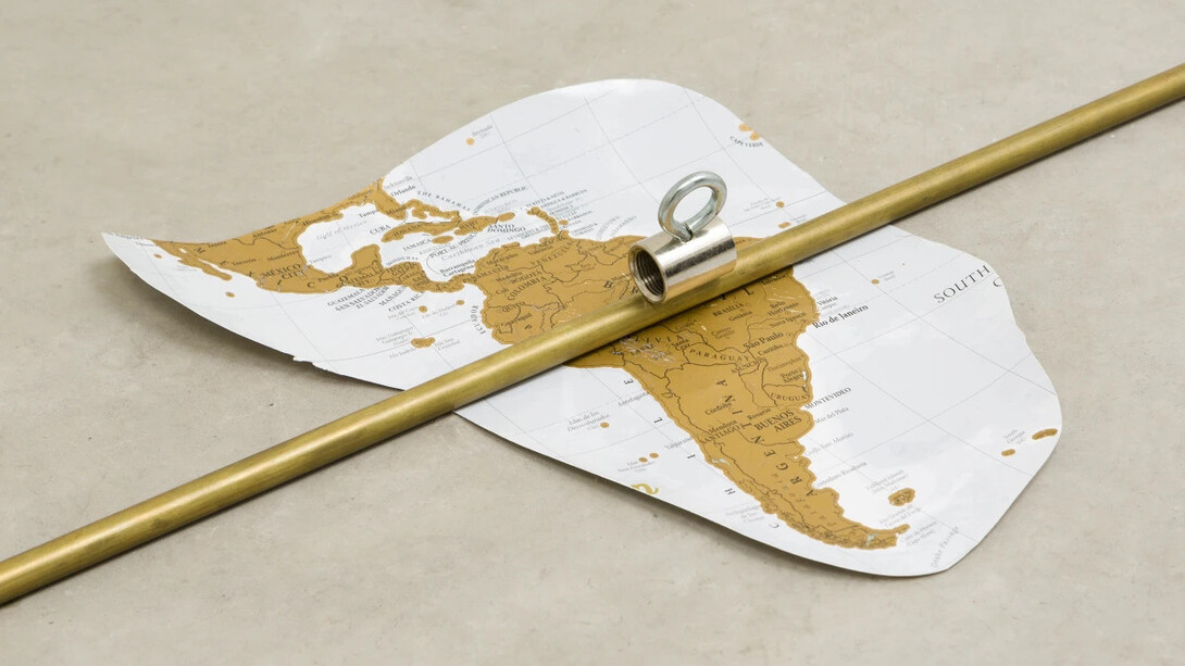 Runo Lagomarsino, Screwed into the ground, nailed into the past, 2018. Courtesy of Nara Roesler