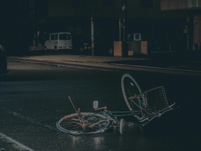 Anacleto pulou da bicicleta antes do choque
