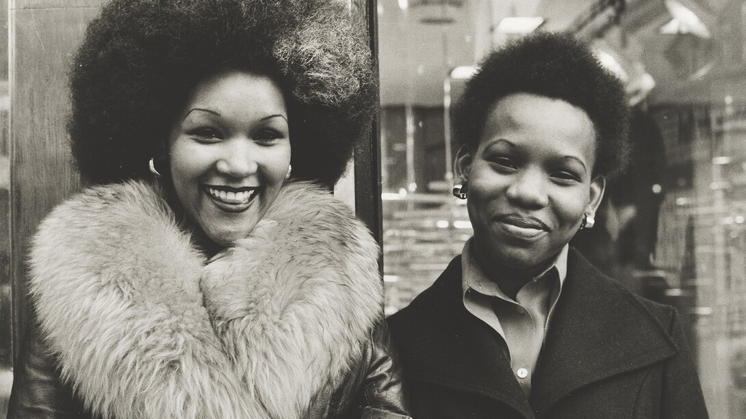 Al Vandenberg, 'High Street Kensington' from the series 'On a Good Day' © The Estate of Al Vandenberg / Victoria and Albert Museum, London