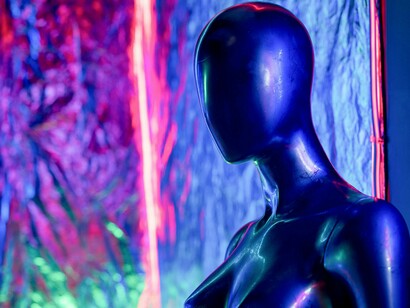 Esses robôs representam uma nova etapa na criação humana: máquinas capazes de executar tarefas complexas com eficiência, muitas vezes com autonomia programada