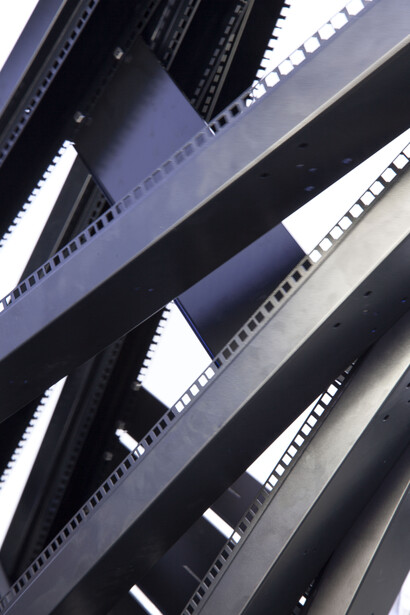 Jacob Jessen | FPS (detail), 2020. Server racks, clombing rope, fragments from gravestones