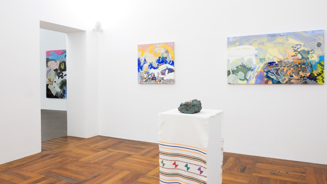 Victoria Stoian, Cel mai iubit dintre pămȃnteni (Il più amato tra i terrestri), veduta della mostra. Cortesia della Simóndi Gallery