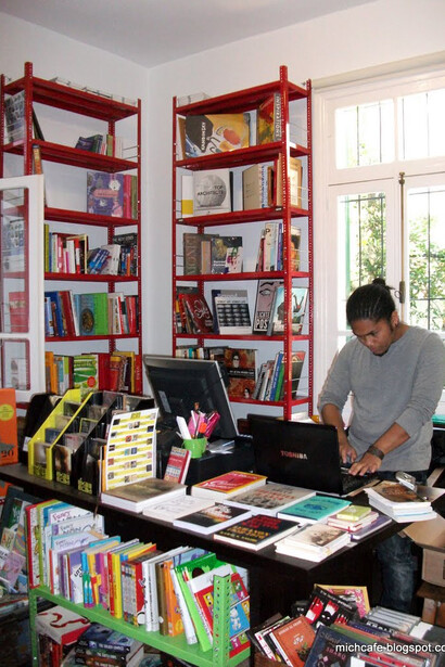 DarBistro, library view