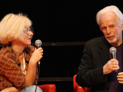 La narrativa de Alejandro Jodorowsky combina elementos del tarot, la alquimia y la espiritualidad con historias de gran impacto visual y emocional