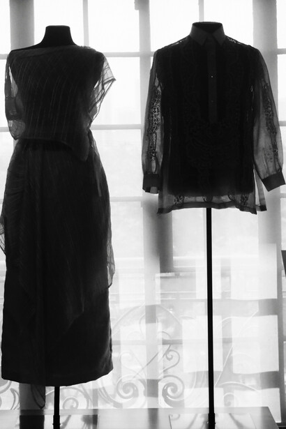 Saiba como os signos da moda transcendem fronteiras culturais, unindo pessoas através de uma linguagem visual compartilhada, celebrando a diversidade