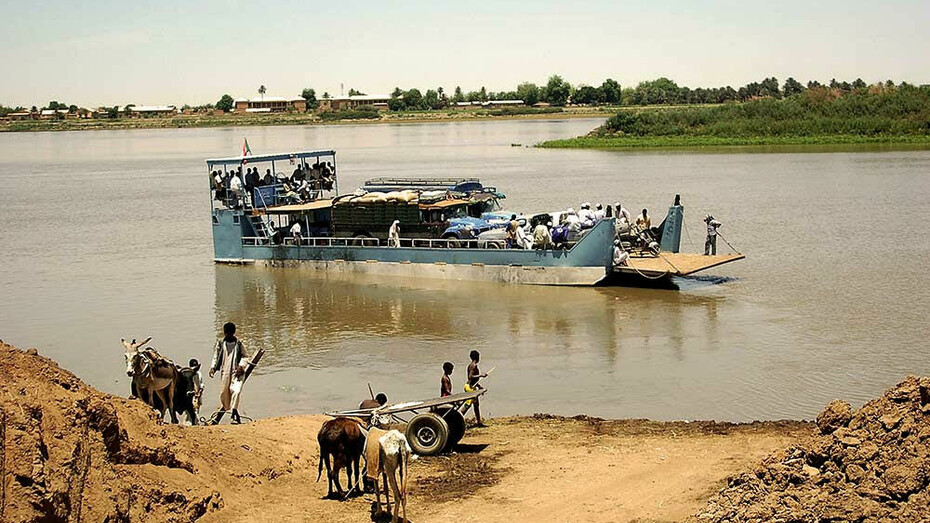 Panoramica dall'alto del Nilo che attraversa Egitto e Sudan