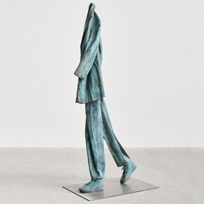 Erwin Wurm, Walking (substitutes), 2024. Courtesy of Baldwin Gallery
