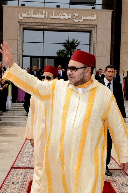 King Mohammed VI inaugurates a theatre.