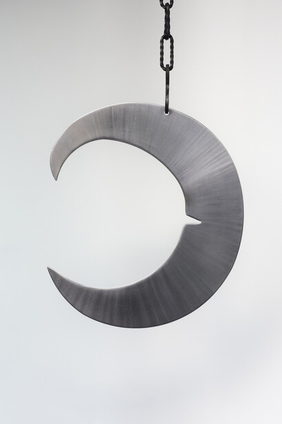 Tarek Lakhrissi, Betraying the moon, 2021. Steel and steel chains. 34 x 40 cm. Courtesy of Vitrine, London. Photo by Jonathan Bassett