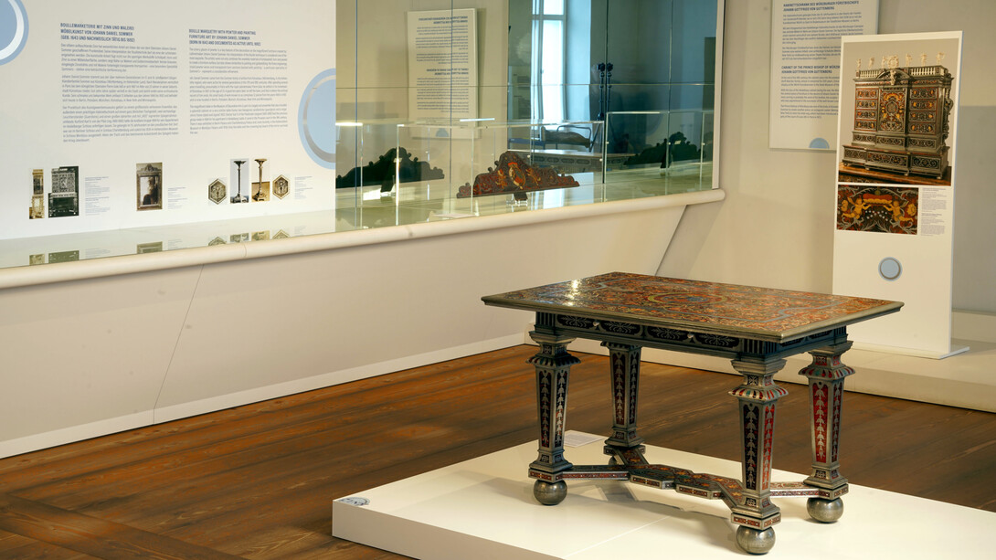 Pewter from the middle ages to art nouveau, exhibition view. Courtesy of Schloss Köpenick