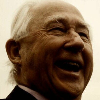 Horst Paulmann se parte de risa