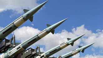 Según los últimos datos del Instituto Internacional de Estudios para la Paz de Estocolmo, en el mundo existen aún unas 13,400 armas nucleares