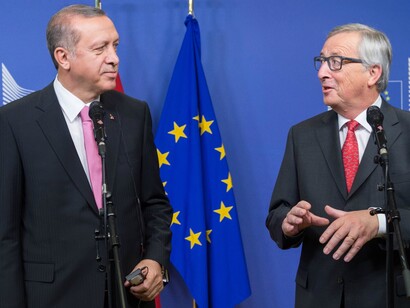 Erdogan con el presidente de la Comisión Europea, Jean-Claude Juncker
