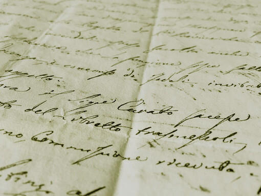 Il più grande desiderio del segnalibro è smarrirsi tra le pagine come un pesce nella sua vaschetta