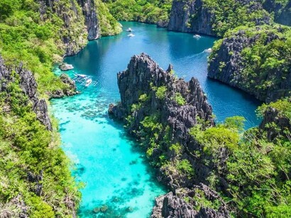 The clear water and lavish greenery of the Philippines