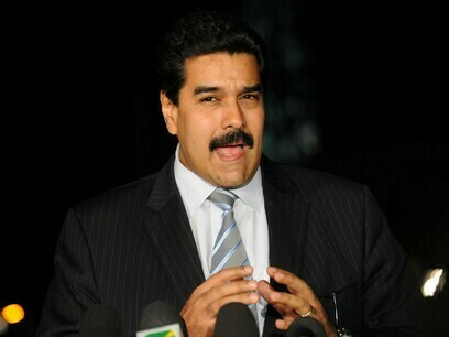 Nicolas Maduro wurde nach einem Wahlbetrug als Präsident von Venezuela wiedergewählt, einem Land, dessen Beziehungen zu den USA von Spannungen, ideologischen Divergenzen und gegensätzlichen Interessen geprägt sind