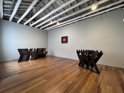 Eduardo Ramírez Villamizar, Sumando planos, vista de exhibición. Cortesía de la Galería Nueveochenta