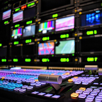 Should the right of freedom of expression prevail over other rights and duties that may conflict with an absolute approach to upholding and realising the right of freedom of expression? 