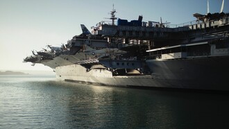 Portaviones estadounidense en la Base Naval de San Diego