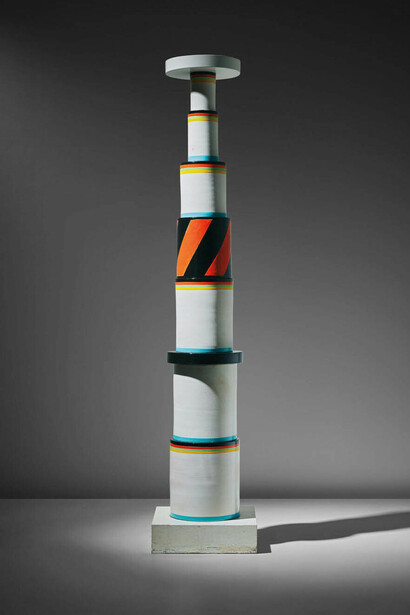 Ettore Sottsass,
Monumento di Merda Alle Patrie
,
1966. Ceramic. Courtesy
of
Kim and Al Eiber
.
Photo
:
Silvia Ros
.
© 2019 Artists Rights Society
(ARS), New York / ADAGP, Paris
.
