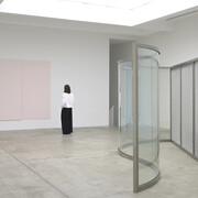 Ettore Spalletti and Dan Graham, exhibition view. Courtesy of Fondazione Ettore Spalletti, Estate of Dan Graham and Marian Goodman Gallery. Photo by Rebecca Fanuele