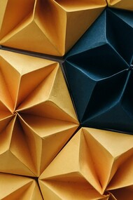 Ciascuno di noi è un origami: la prima piegatura del foglio determinerà quali forme finali saranno realizzate