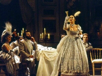 Scena di un'opera verdiana