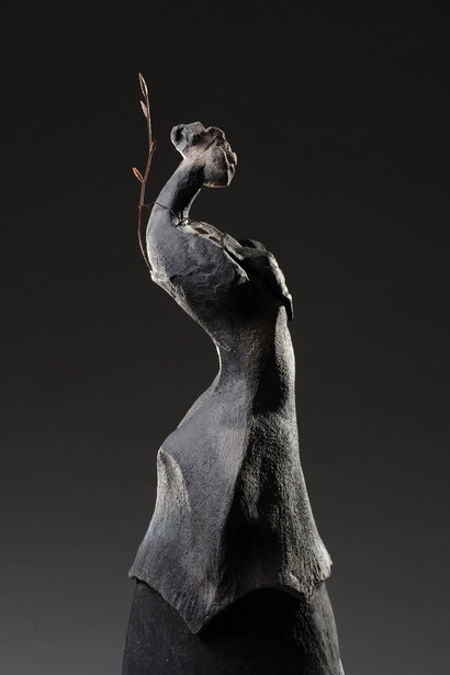 Viveka Assembergs, Appesa ad un rametto di faggio, 2009, ph. Lions' Officina fotografica. Courtesy the artist