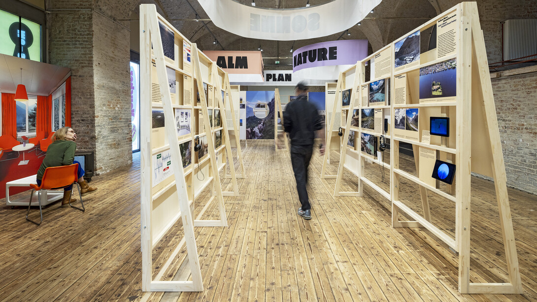 Über tourismus, ausstellungsansicht. Mit freundlicher genehmigung des Architekturzentrums Wien