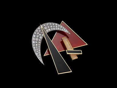 Nadia Léger. Pegasus brooch, 1970. Gold, white gold, diamonds, chalcedony, quartz, sawing, mounting, gilding, rhodium flashing. Moscow Kremlin Museums