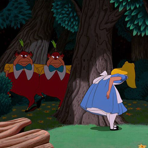O desenho do clássico Alice no País das Maravilhas, de 1951, retrata a personagem com um sapato Mary Jane