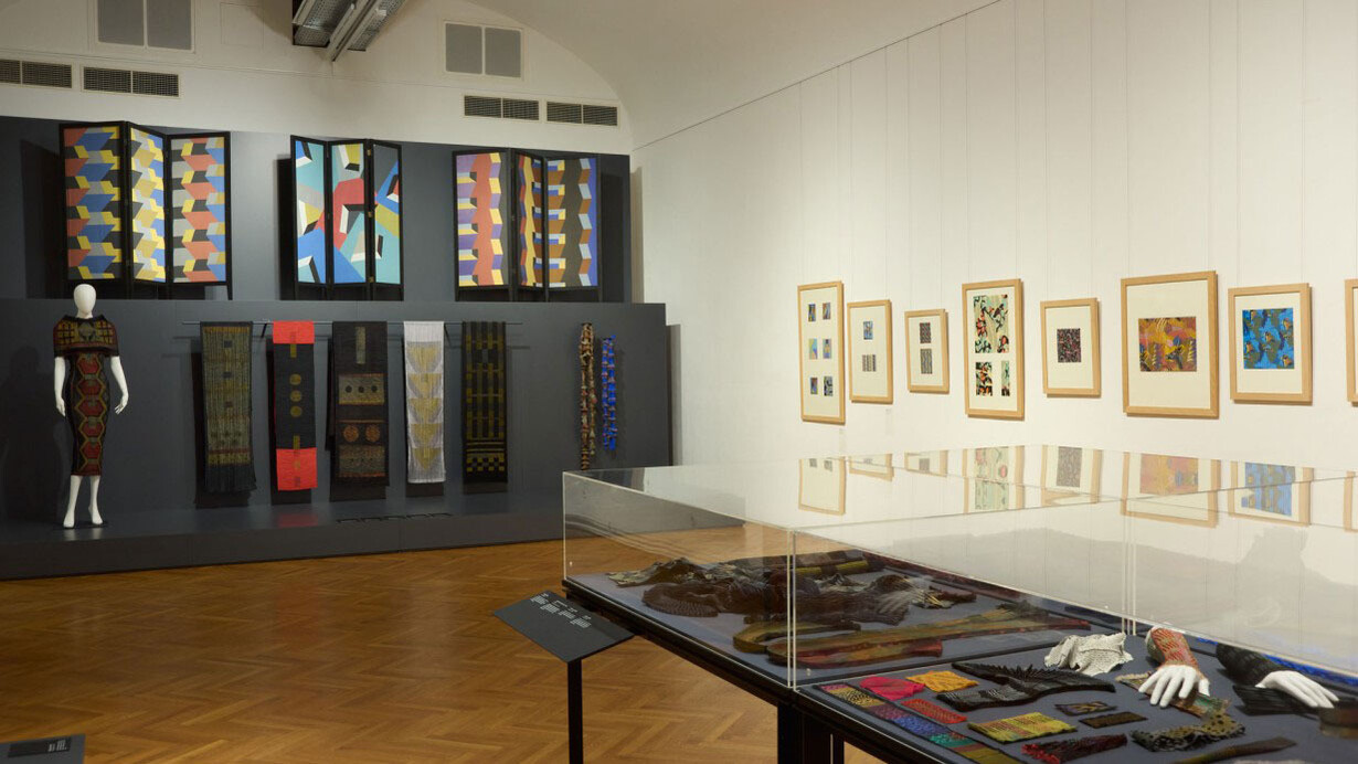 Ursi Fürtler, Textil – Abstrakt, ausstellungsansicht. Mit freundlicher genehmigung von MAK