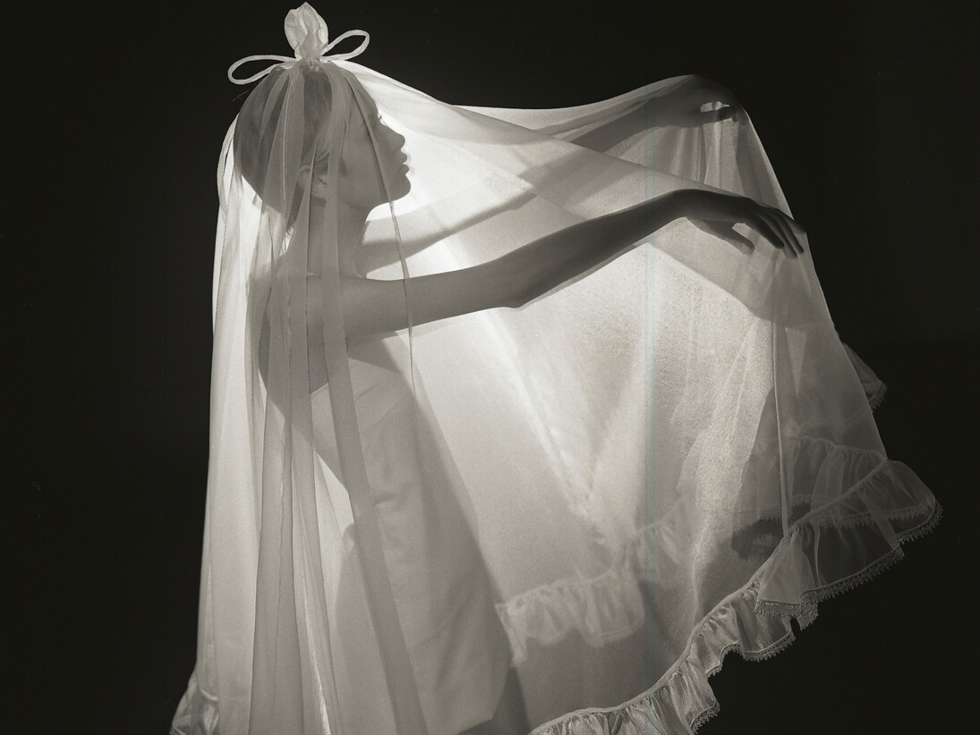 White Weddings (Twiggy), British Vogue, February 1967 © Norman Parkinson Ltd