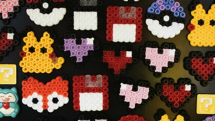 Dentre as desenvolvedoras de videogames portáteis, uma se destacou como a mais importante e bem-sucedida, a Nintendo. Seus videogames portáteis foram um grande sucesso durante a maior parte da história, não raro os games de bolso da empresa japonesa faziam muito mais sucesso do que os consoles de mesa dela, o que a sustentou com grandes lucros mesmo em momentos de dificuldade. Grande parte deste sucesso colossal da Nintendo se deveu a uma de suas franquias mais populares: Pokemon