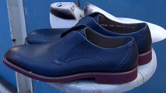 Scarpe in cuoio di alta qualità realizzate in una moderna industria vigevanese