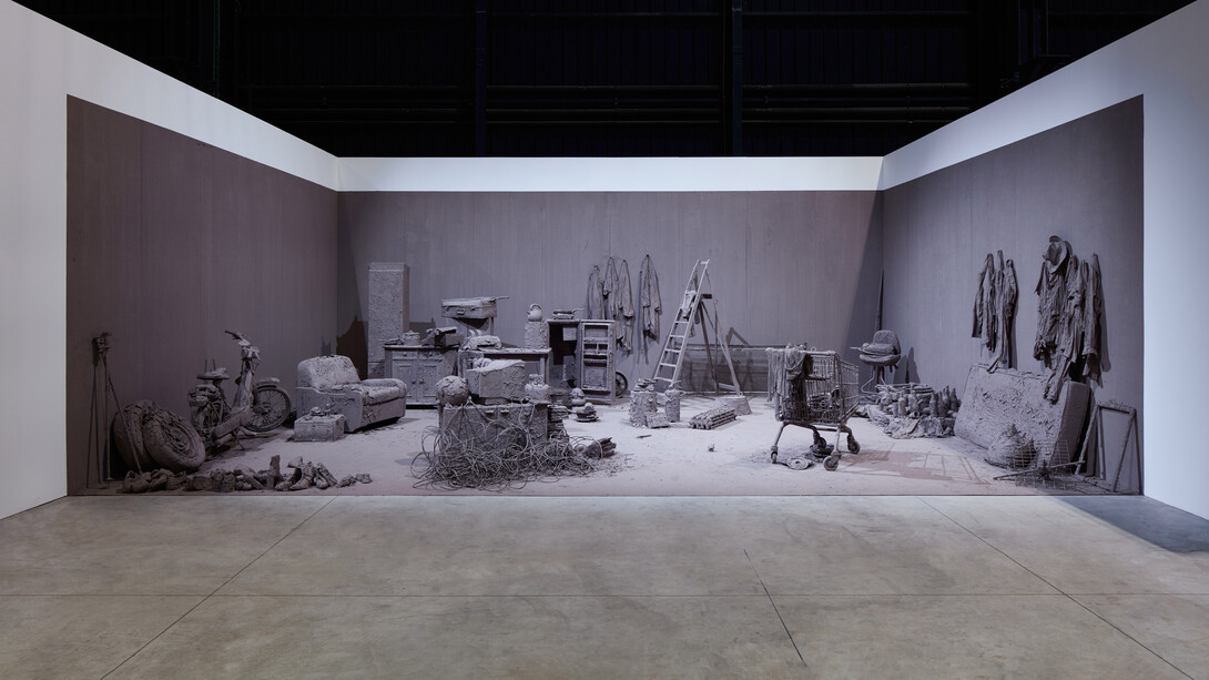 Chen Zhen, Purification Room, 2000, Veduta dell’installazione, Pirelli Hangar Bicocca, Milano, 2020 © ADAGP, Parigi. Courtesy Pirelli Hangar Bicocca, Milano, e Galleria Continua, foto Agostino Osio