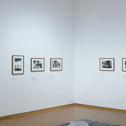 Verschiedene künstler, Street photography, ausstellungsansicht. Mit freundlicher genehmigung des Museum Ludwig