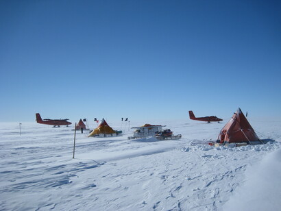 Pine Island, un cosiddetto flusso glaciale della lunghezza di oltre 250 chilometri, spazza un'area pari a circa il 10% della calotta polare antartica