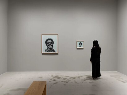 Glenn Ligon, late at night, early in the morning, at noon, exhibition view. Courtesy of Hauser & Wirth Gallery