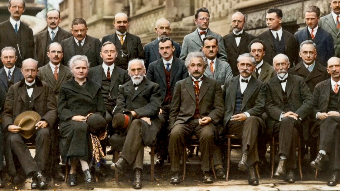 Fotografía colorizada del Congreso de Solvay de 1927