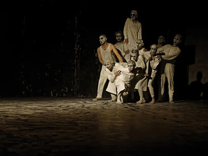 May B. Avec l'aimable autorisation du Les Célestins, Théâtre de Lyon