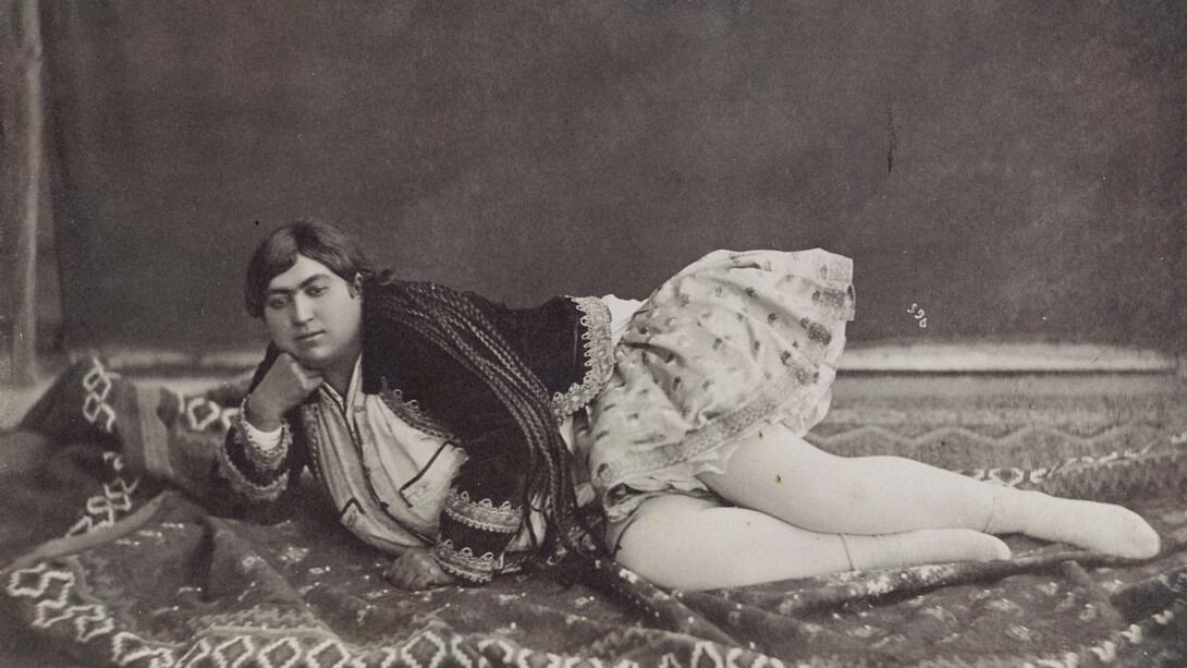 Antoin Sevruguin, Seitlich liegende Frau, Iran, um 1880–1896. Mit freundlicher Genehmigung des Museum Rietberg