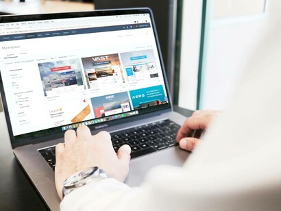 A person shopping for something specific in the e-commerce verse
