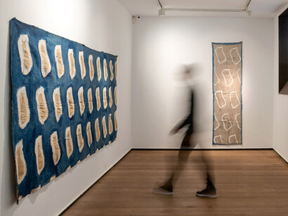 Claude Viallat, vista de exhibición. Cortesía de Galería Rafael Pérez Hernando