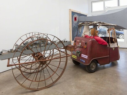 Steven Hull, Exhibition view. Courtesy of Meliksetian | Briggs